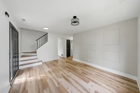 527 Alton Court Carol Stream IL 60188