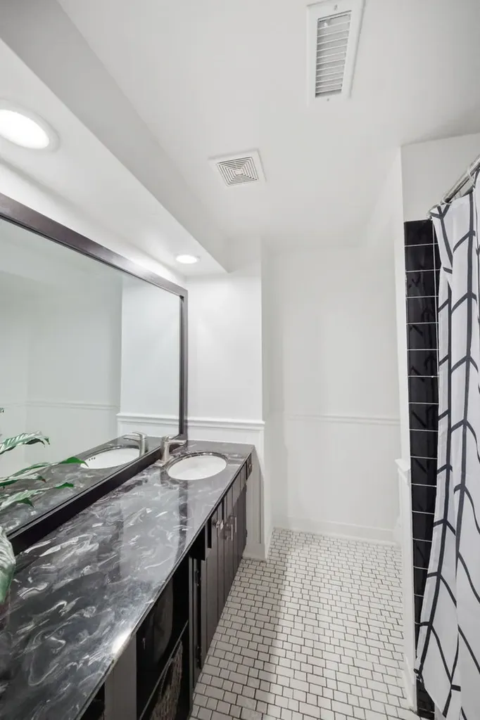 1483 Pebblestone Cove Wheaton IL 60189