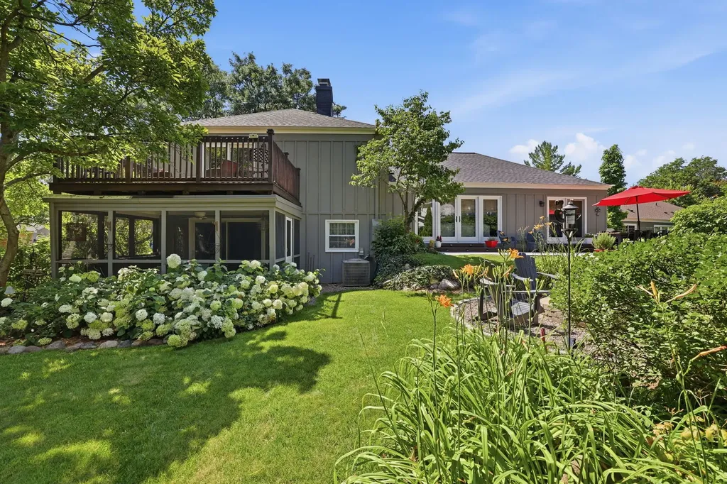 1483 Pebblestone Cove Wheaton IL 60189
