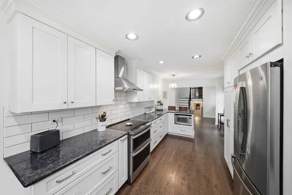1483 Pebblestone Cove Wheaton IL 60189