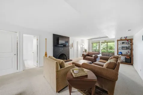 1483 Pebblestone Cove Wheaton IL 60189