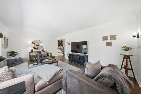 1483 Pebblestone Cove Wheaton IL 60189