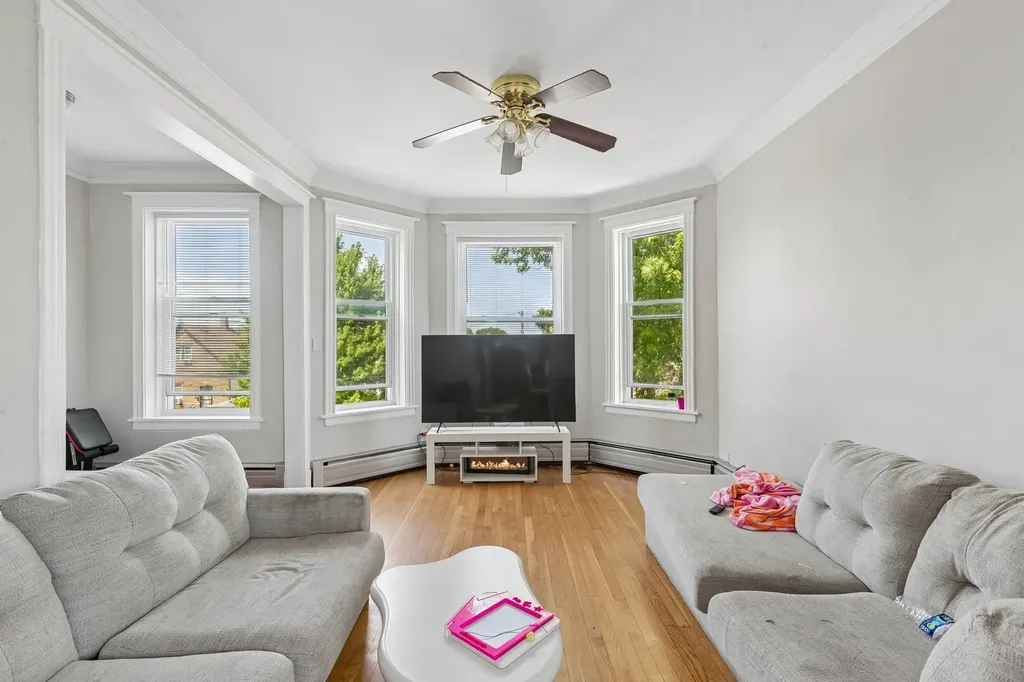 1539 North Kolin Avenue Chicago IL 60651