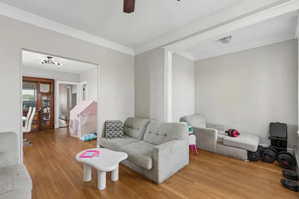 1539 North Kolin Avenue Chicago IL 60651