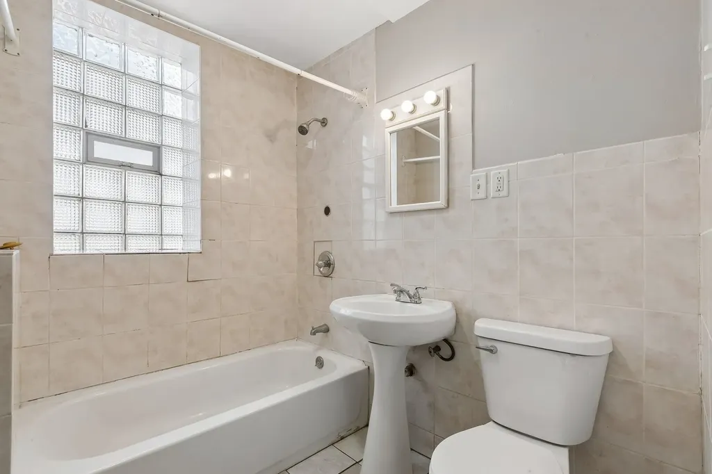 1539 North Kolin Avenue Chicago IL 60651