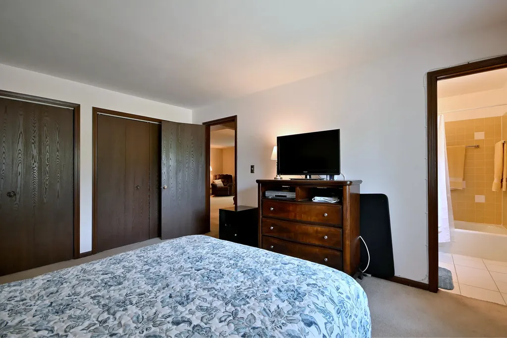 6505 North Nashville Avenue Chicago IL 60631