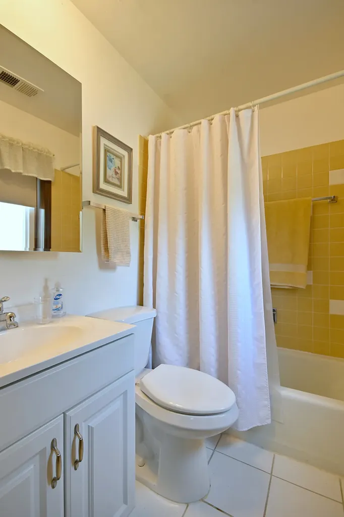 6505 North Nashville Avenue Chicago IL 60631