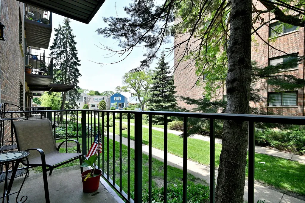 6505 North Nashville Avenue Chicago IL 60631