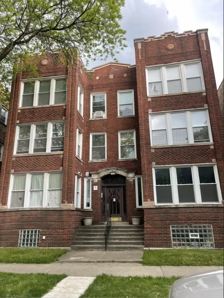 6816 South Cornell Avenue Chicago IL 60649