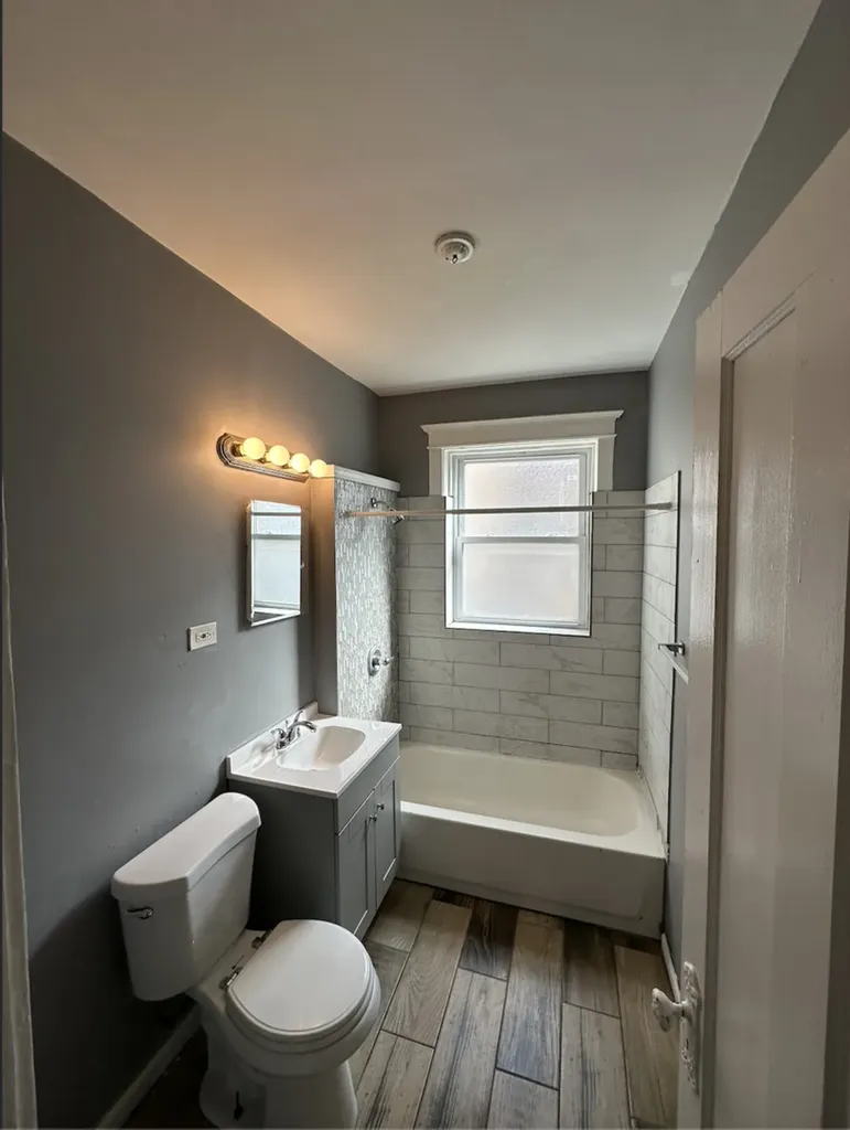6816 South Cornell Avenue Chicago IL 60649