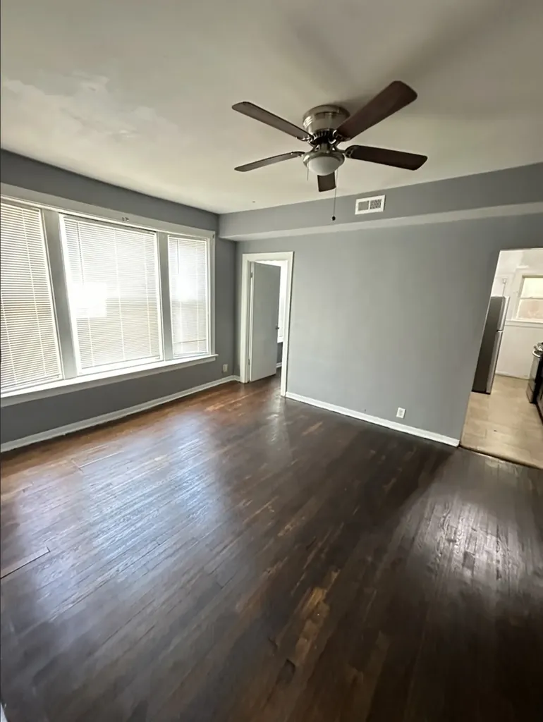 6816 South Cornell Avenue Chicago IL 60649