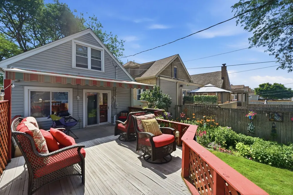 5426 North Natoma Avenue Chicago IL 60656