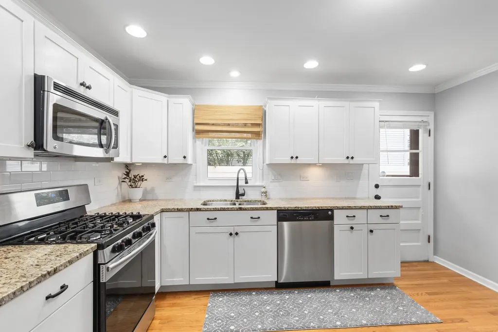 678 Sheehan Avenue Glen Ellyn IL 60137