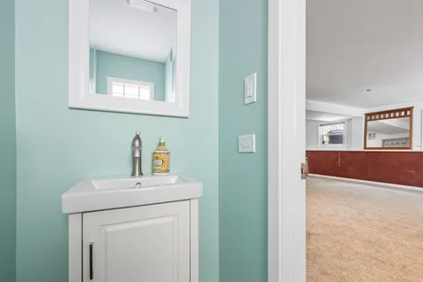 678 Sheehan Avenue Glen Ellyn IL 60137