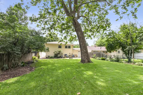 678 Sheehan Avenue Glen Ellyn IL 60137