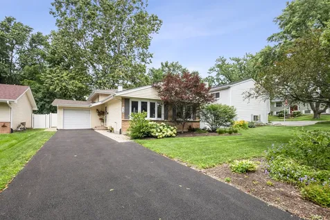 678 Sheehan Avenue Glen Ellyn IL 60137