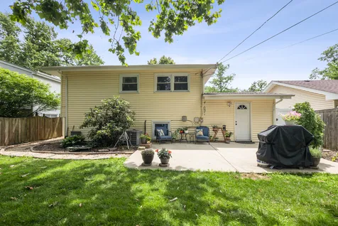 678 Sheehan Avenue Glen Ellyn IL 60137