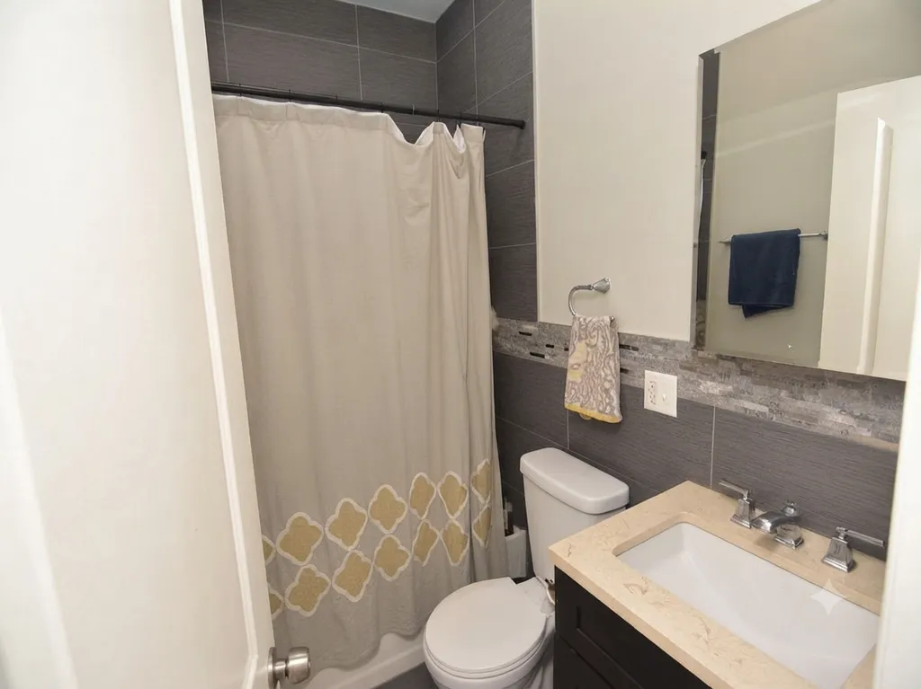 2110 West 18th Place Chicago IL 60608