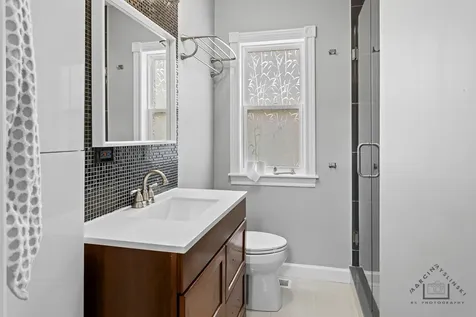 4708 North Odell Avenue Harwood Heights IL 60706