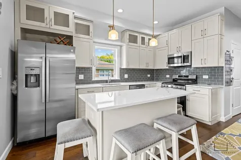 4708 North Odell Avenue Harwood Heights IL 60706