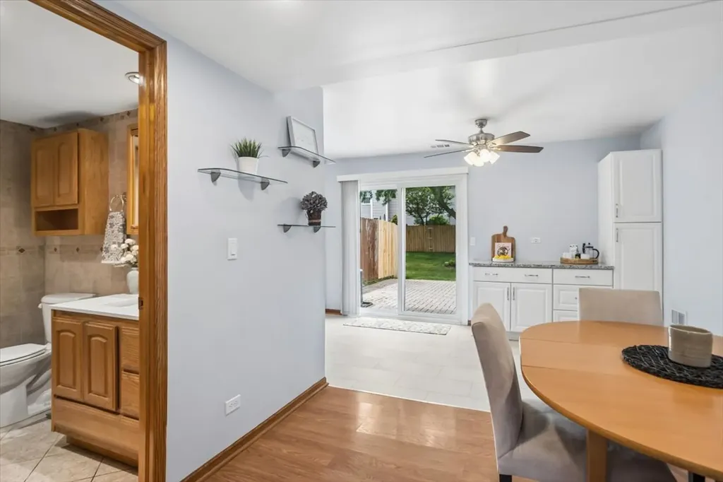 407 Chelsea Cove Roselle IL 60172