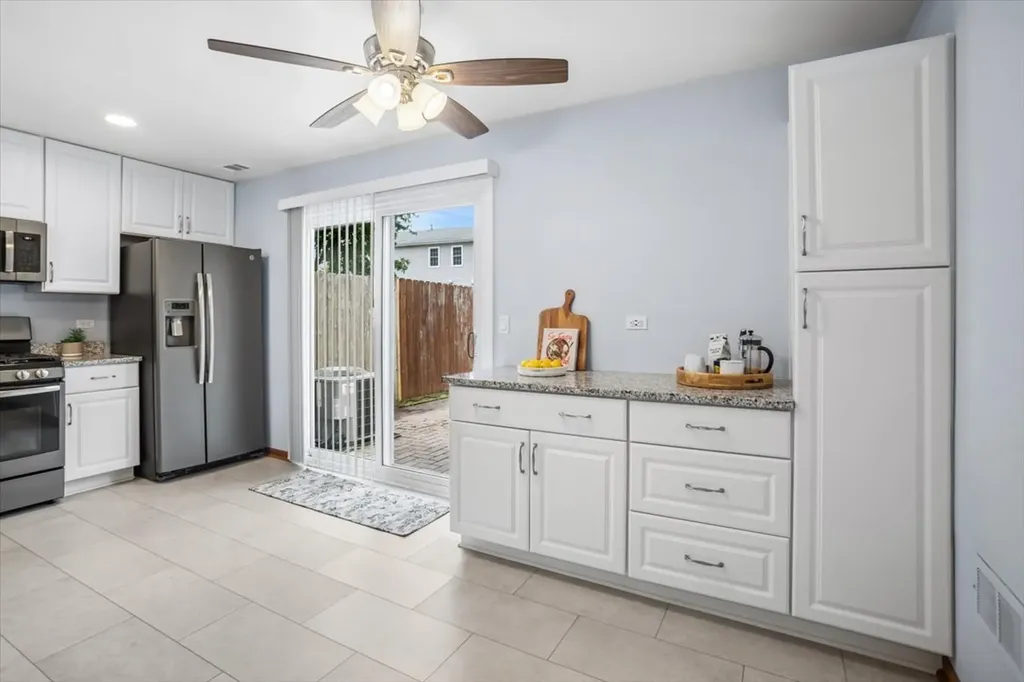 407 Chelsea Cove Roselle IL 60172