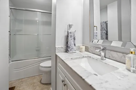 407 Chelsea Cove Roselle IL 60172