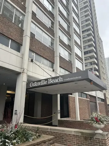 6171 North Sheridan Road Chicago IL 60660