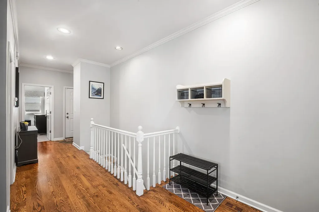1123 West Grace Street Chicago IL 60613