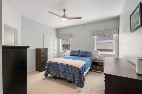 1123 West Grace Street Chicago IL 60613