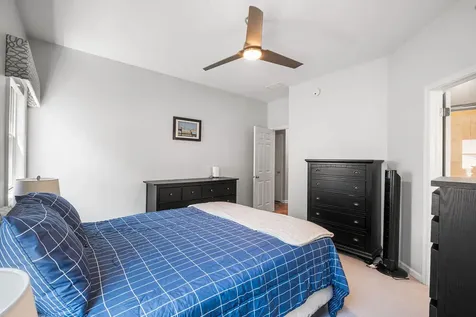 1123 West Grace Street Chicago IL 60613