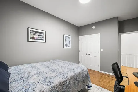 1123 West Grace Street Chicago IL 60613