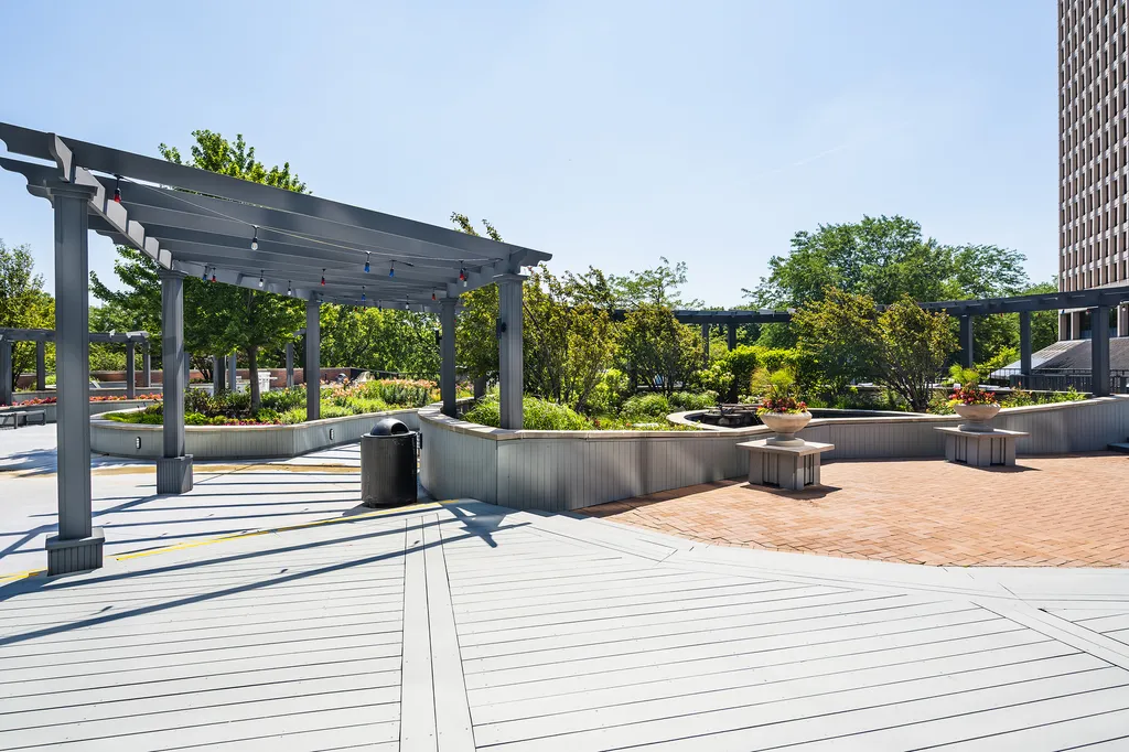 5415 North Sheridan Road Chicago IL 60640