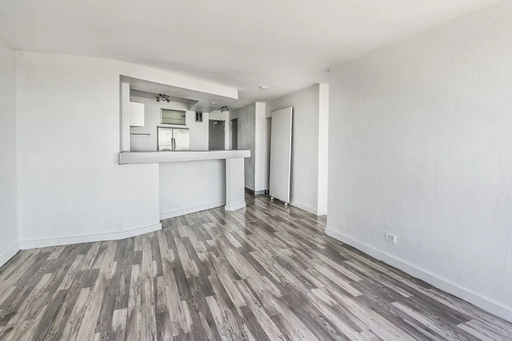5415 North Sheridan Road Chicago IL 60640