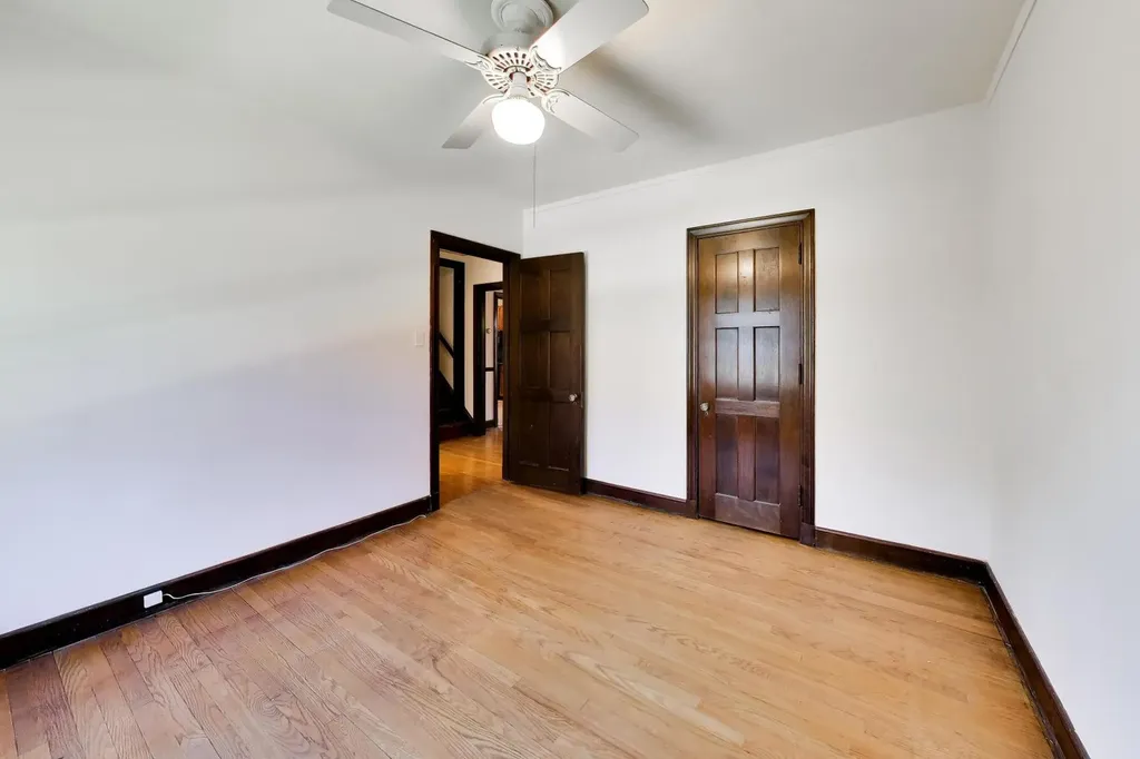 6933 North Oriole Avenue Chicago IL 60631