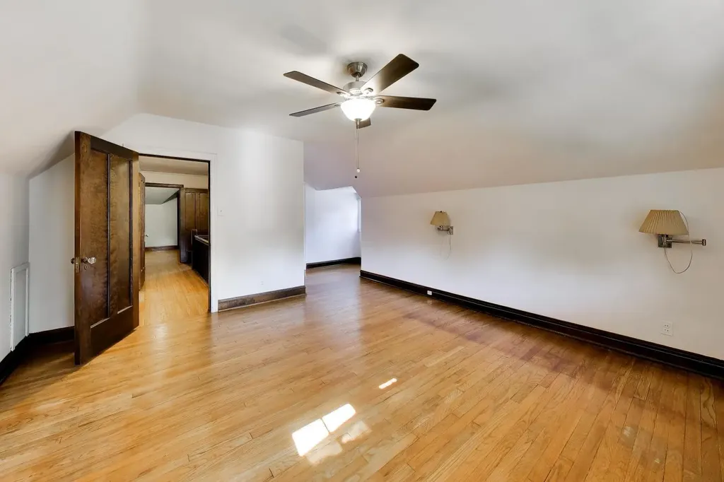 6933 North Oriole Avenue Chicago IL 60631