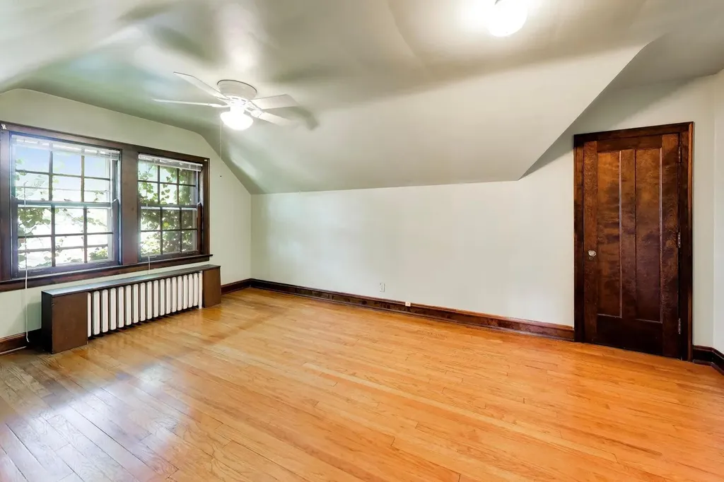 6933 North Oriole Avenue Chicago IL 60631