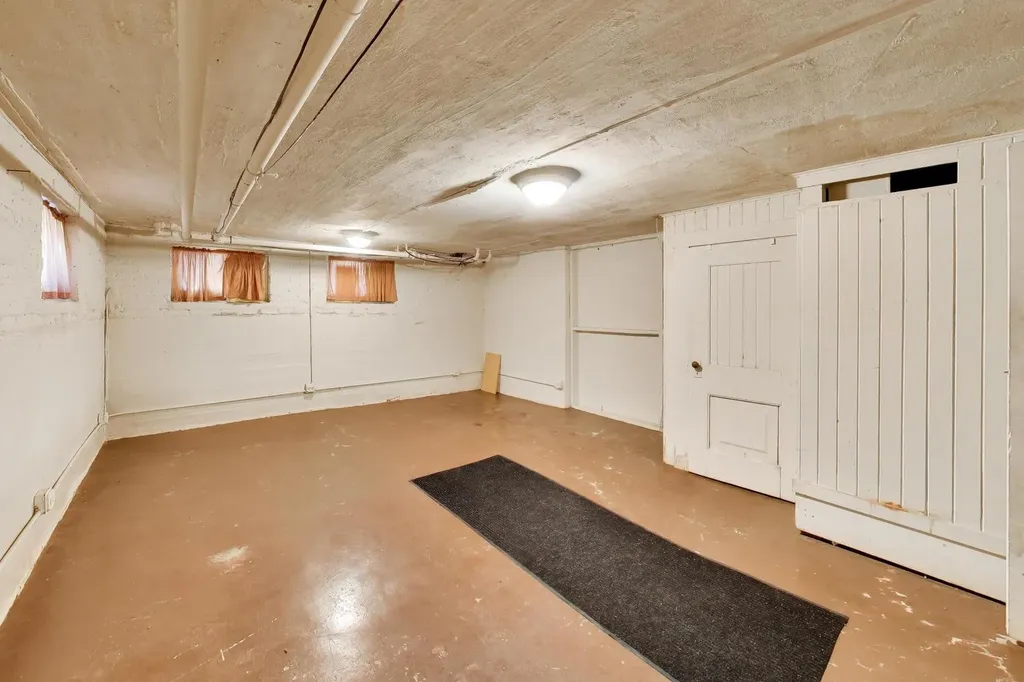 6933 North Oriole Avenue Chicago IL 60631