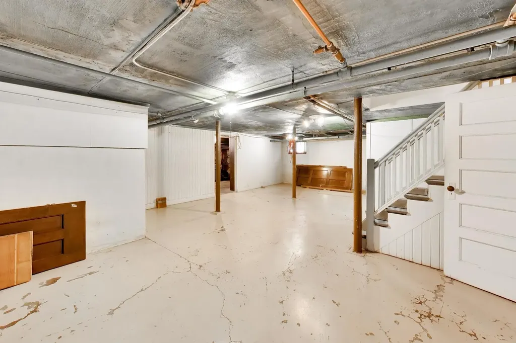 6933 North Oriole Avenue Chicago IL 60631