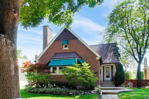 6933 North Oriole Avenue Chicago IL 60631
