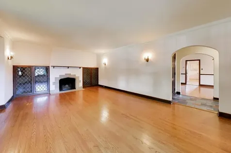 6933 North Oriole Avenue Chicago IL 60631