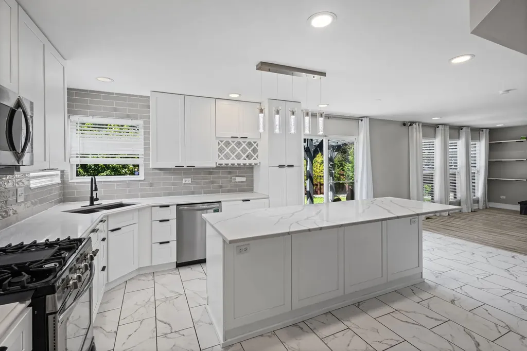 5117 Woodmere Court Plainfield IL 60586