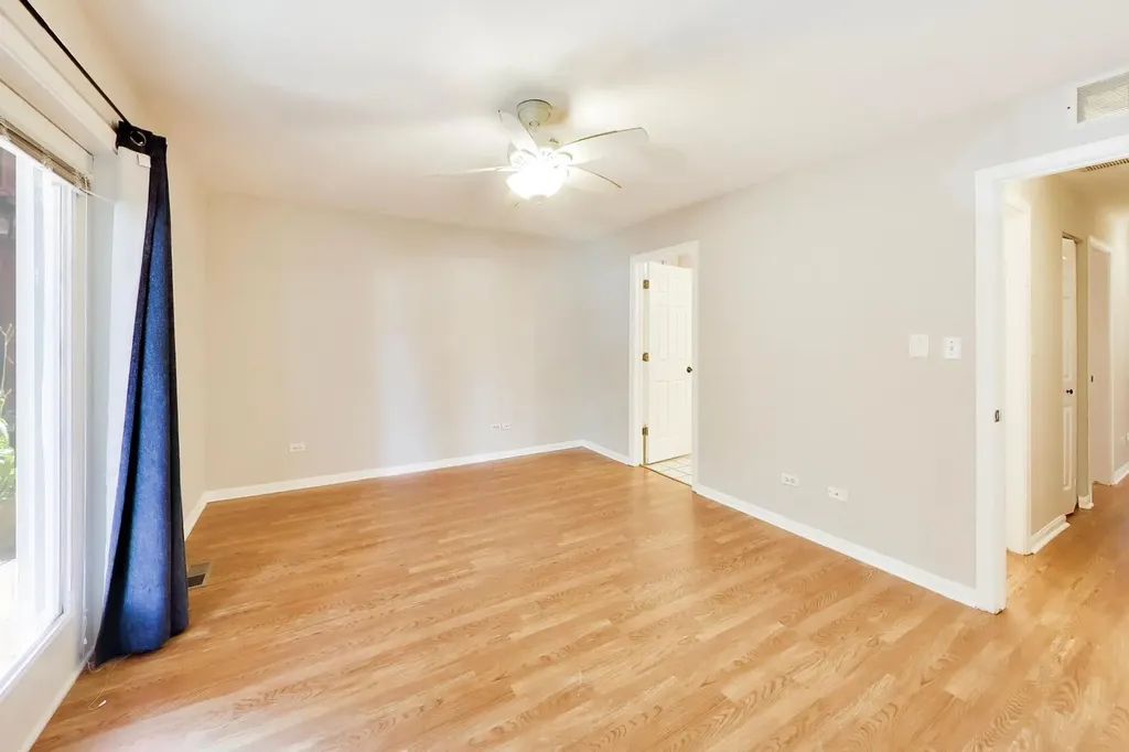 1453 North Larrabee Street Chicago IL 60610