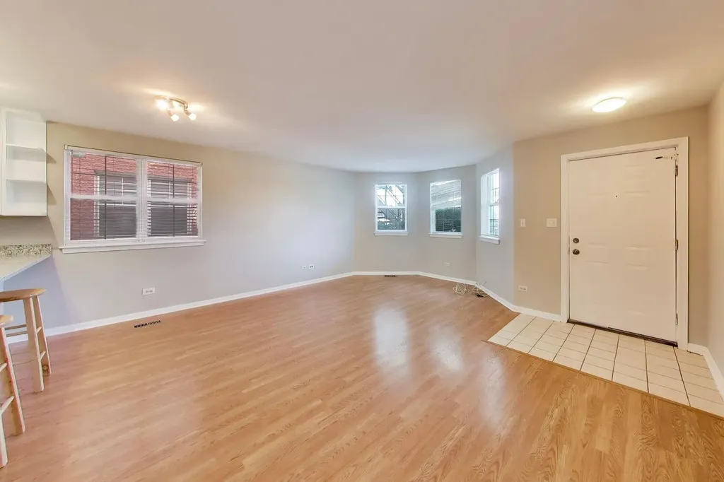 1453 North Larrabee Street Chicago IL 60610