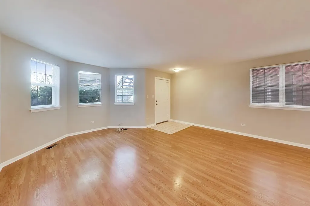 1453 North Larrabee Street Chicago IL 60610