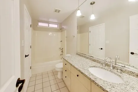 1453 North Larrabee Street Chicago IL 60610
