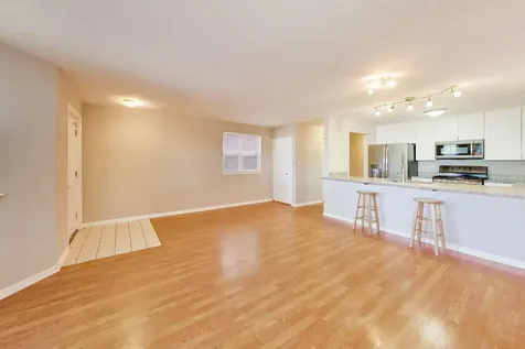 1453 North Larrabee Street Chicago IL 60610