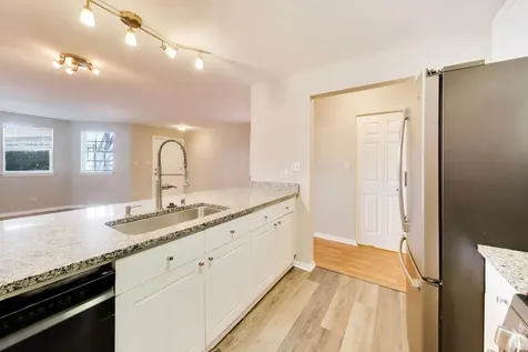 1453 North Larrabee Street Chicago IL 60610
