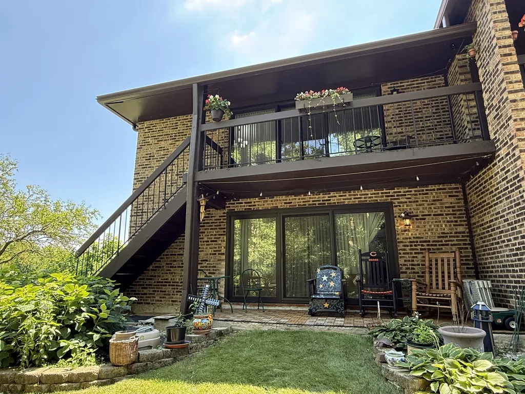 6135 Essex Court Willowbrook IL 60527