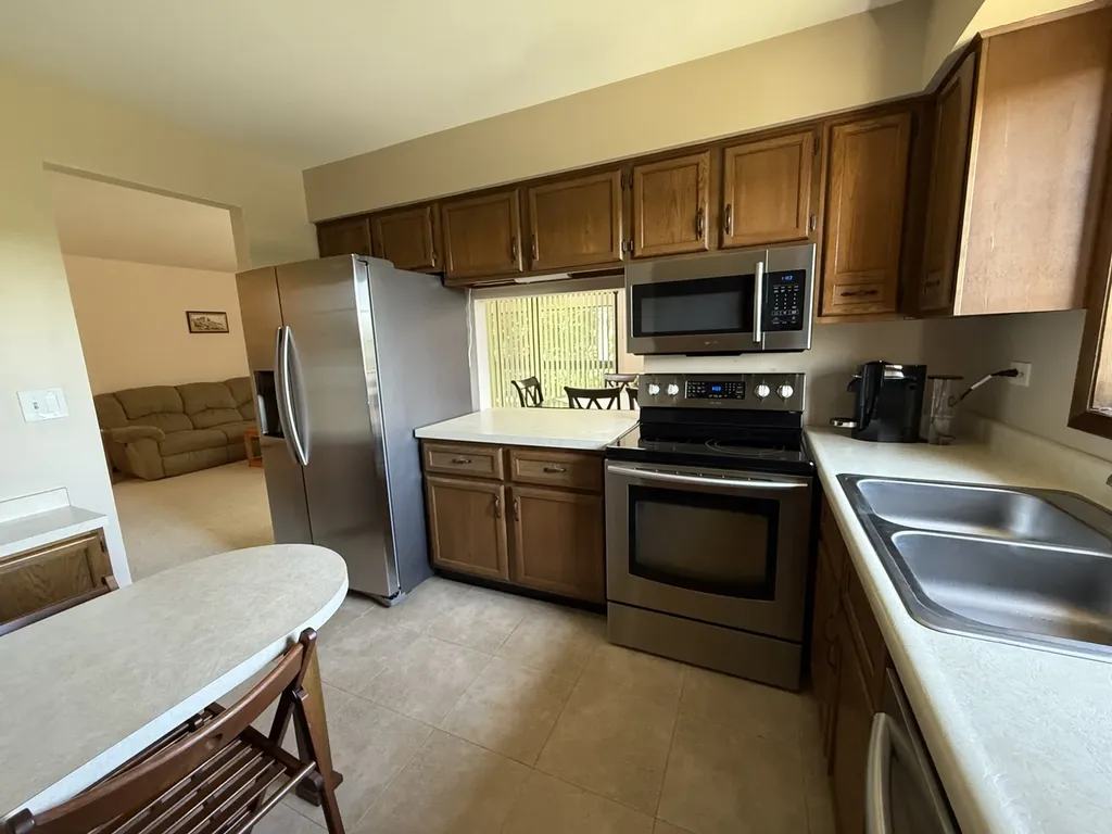 6135 Essex Court Willowbrook IL 60527